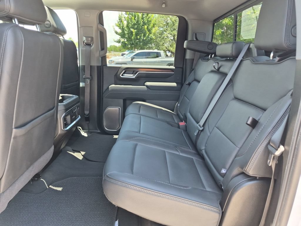 Used 2025 GMC Sierra 2500 Denali w/ Denali Reserve Package AWD/4WD image 39