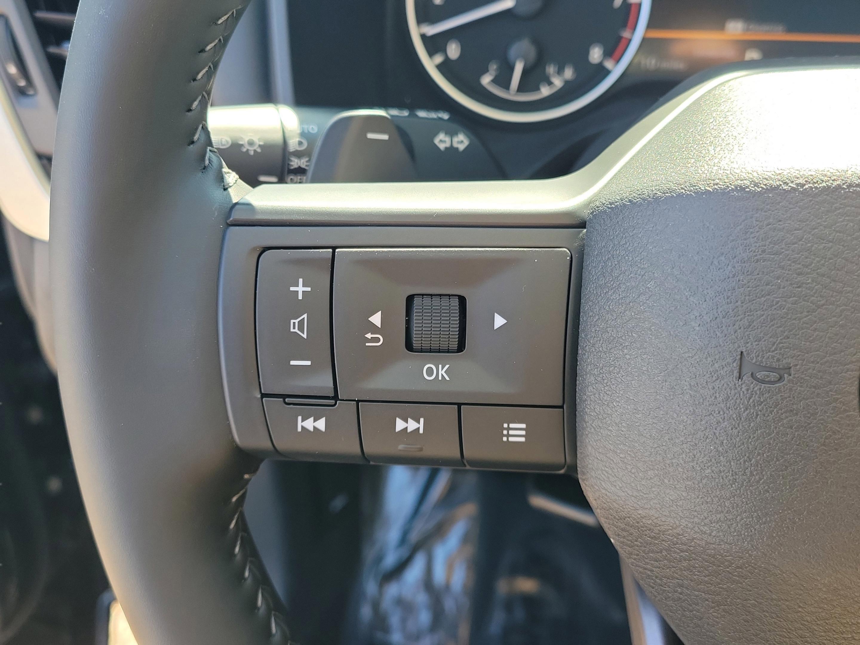 New 2026 Nissan Rogue SV FWD image 28