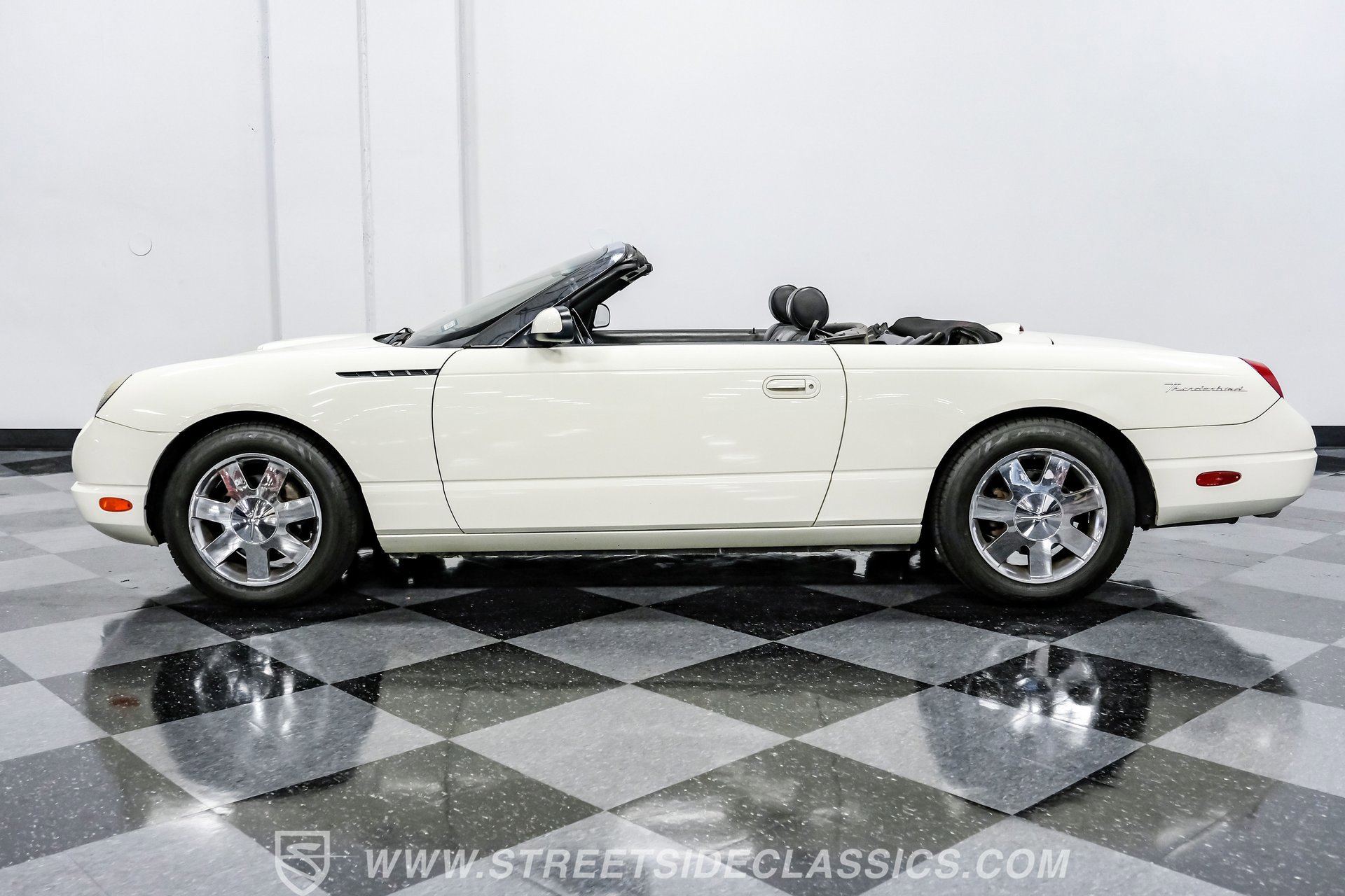 Used 2002 Ford Thunderbird image 7