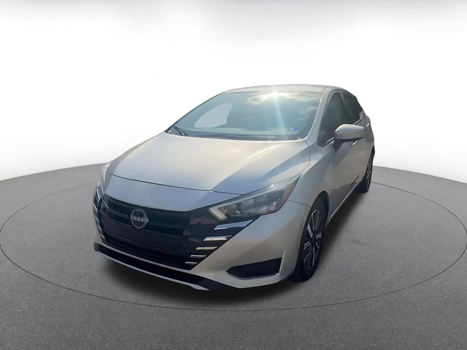 Used 2025 Nissan Versa SV FWD image 7