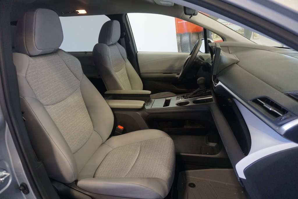 Used 2025 Toyota Sienna LE image 20
