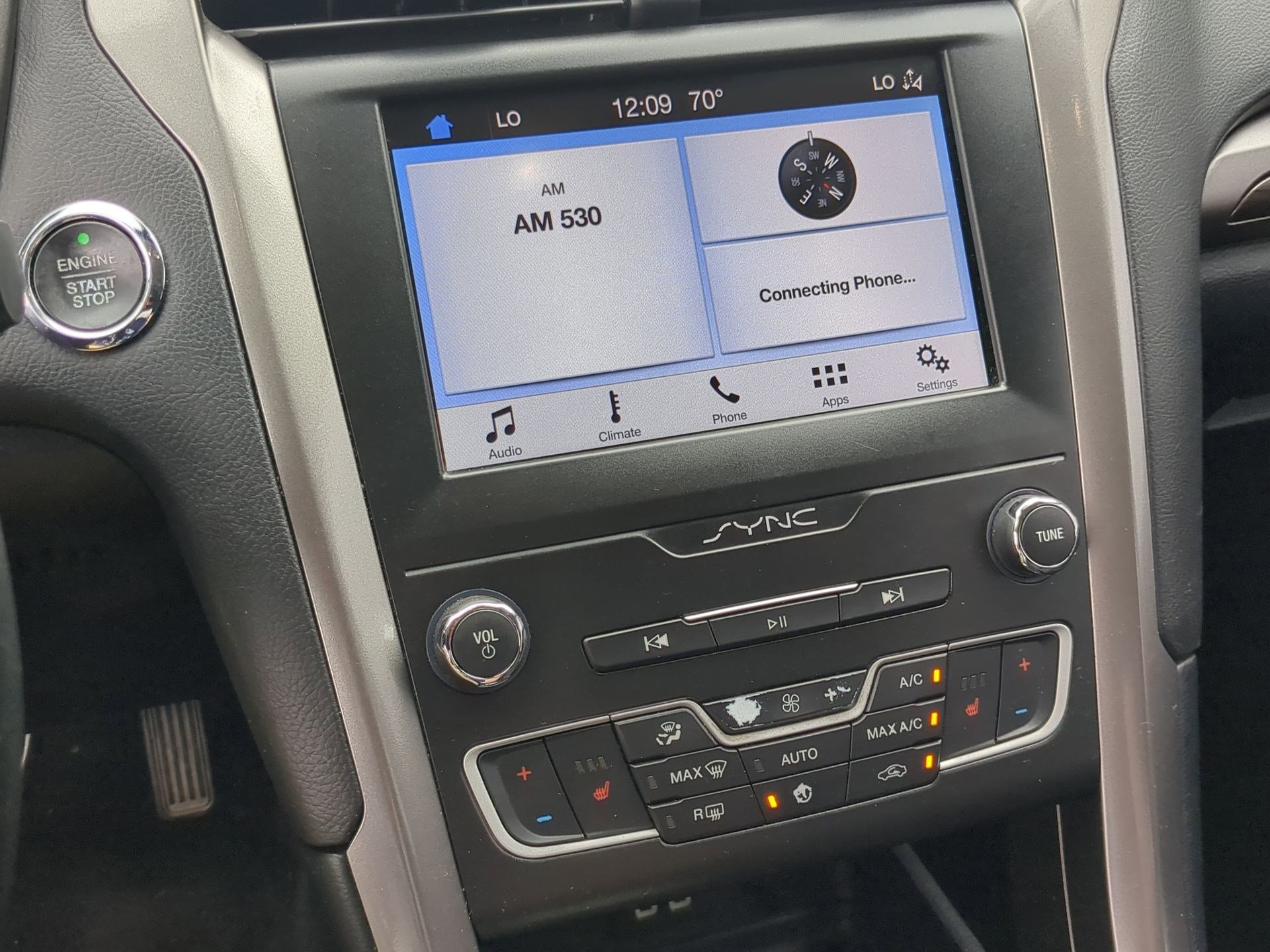 Used 2019 Ford Fusion SEL FWD image 16