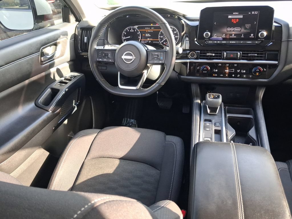 Used 2023 Nissan Pathfinder SV FWD image 13