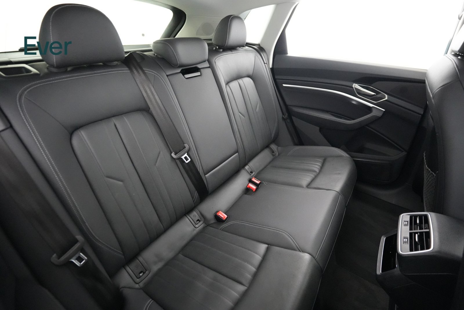 Used 2024 Audi Q8 e-tron Premium Plus w/ Premium Plus Package AWD/4WD image 5