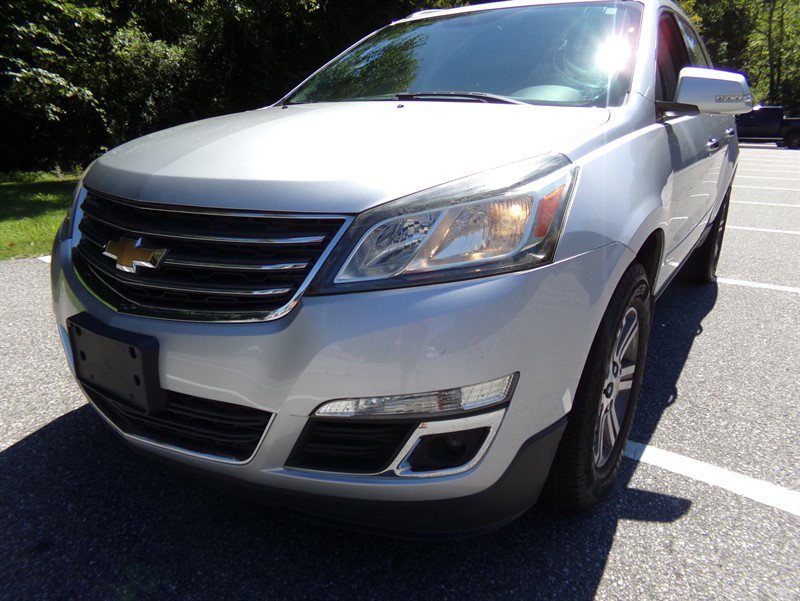 Used 2017 Chevrolet Traverse LT AWD/4WD image 2