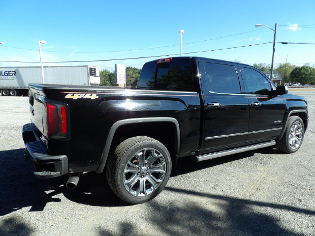 Used 2017 GMC Sierra 1500 Denali w/ Denali Ultimate Package AWD/4WD image 5
