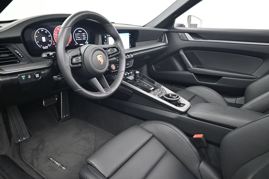 Certified 2025 Porsche 911 Carrera RWD image 4