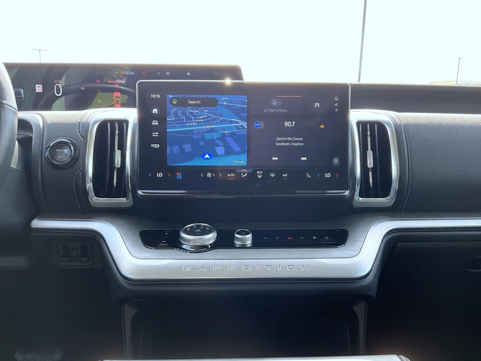 Used 2025 Ford Expedition Platinum AWD/4WD image 13