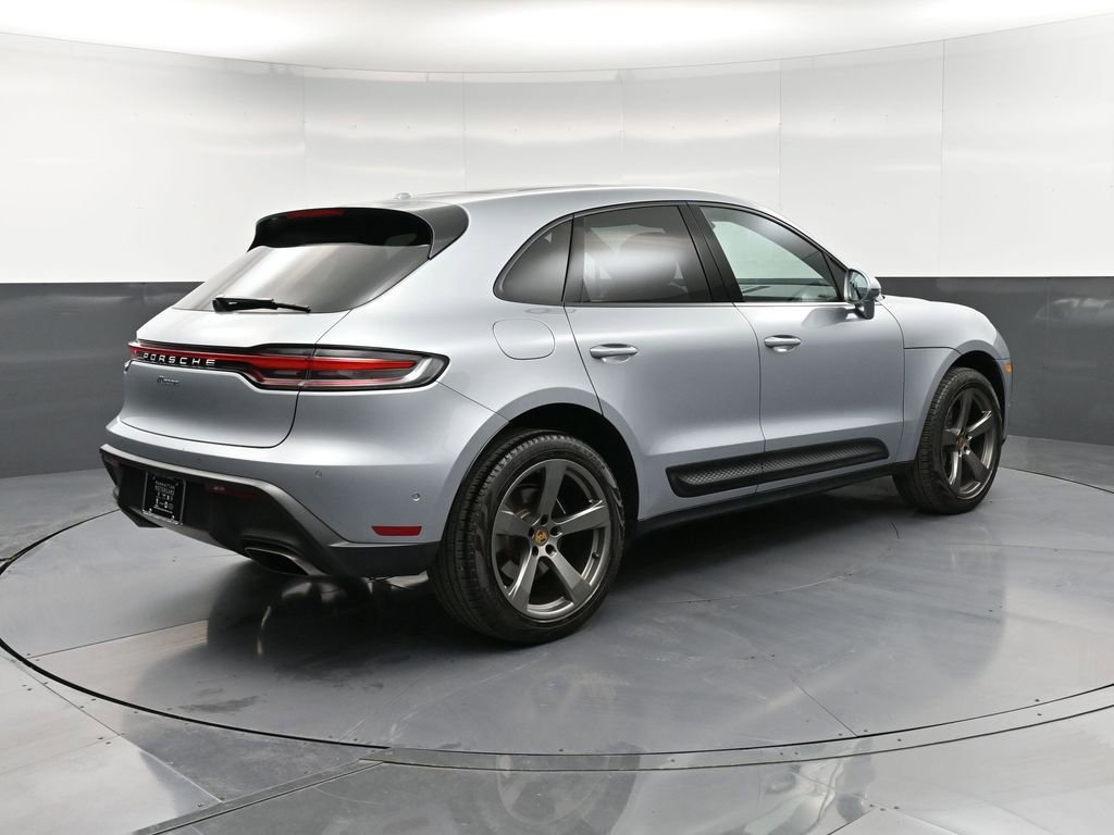 Certified 2022 Porsche Macan image 8