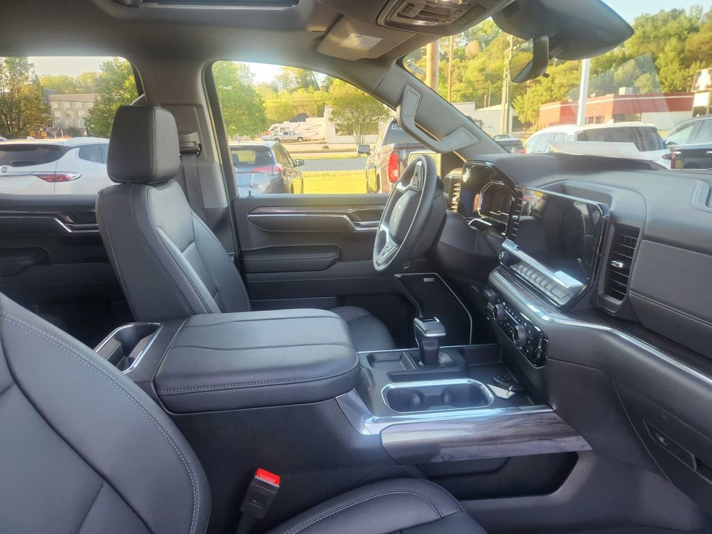 Used 2024 Chevrolet Silverado 1500 LTZ w/ Technology Package image 7