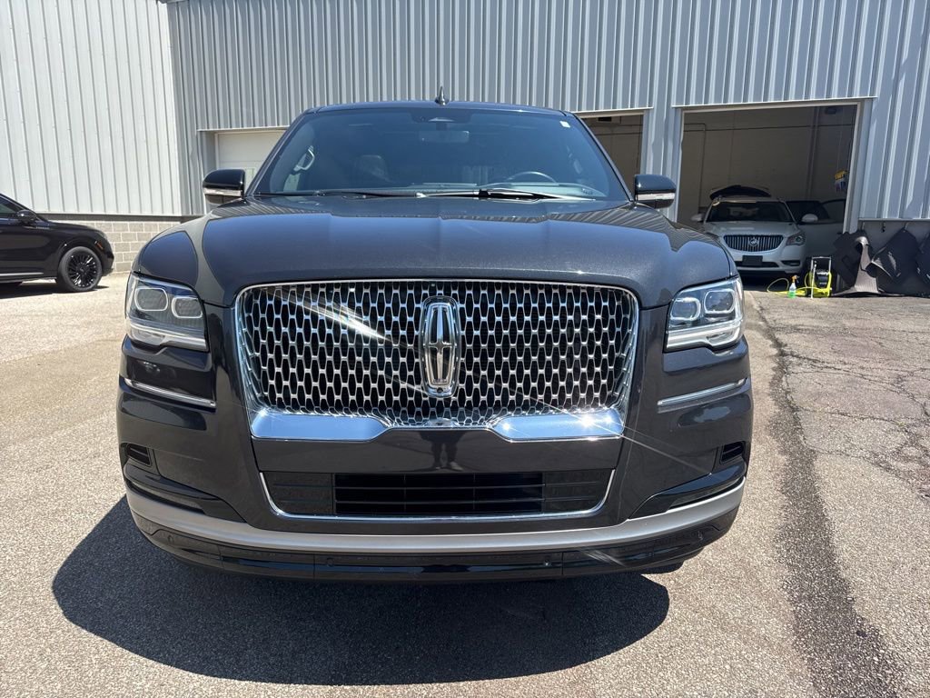 Used 2022 Lincoln Navigator Reserve AWD/4WD image 18