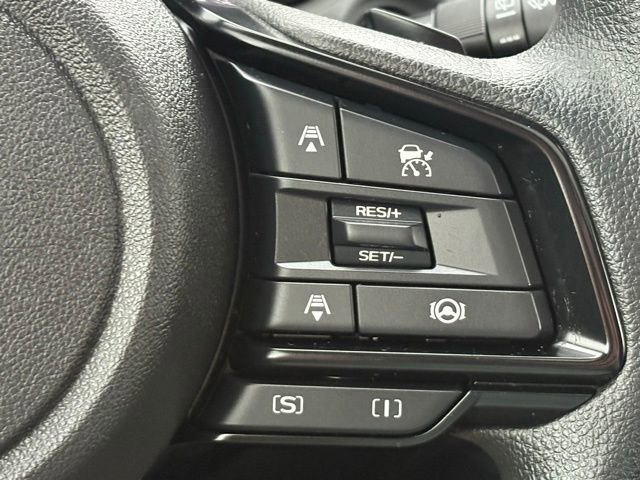 Used 2025 Subaru Crosstrek 2.0i Premium image 17