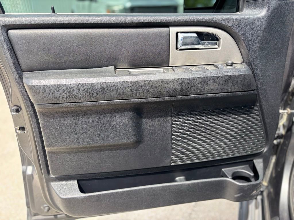 Used 2016 Ford Expedition EL XLT image 8