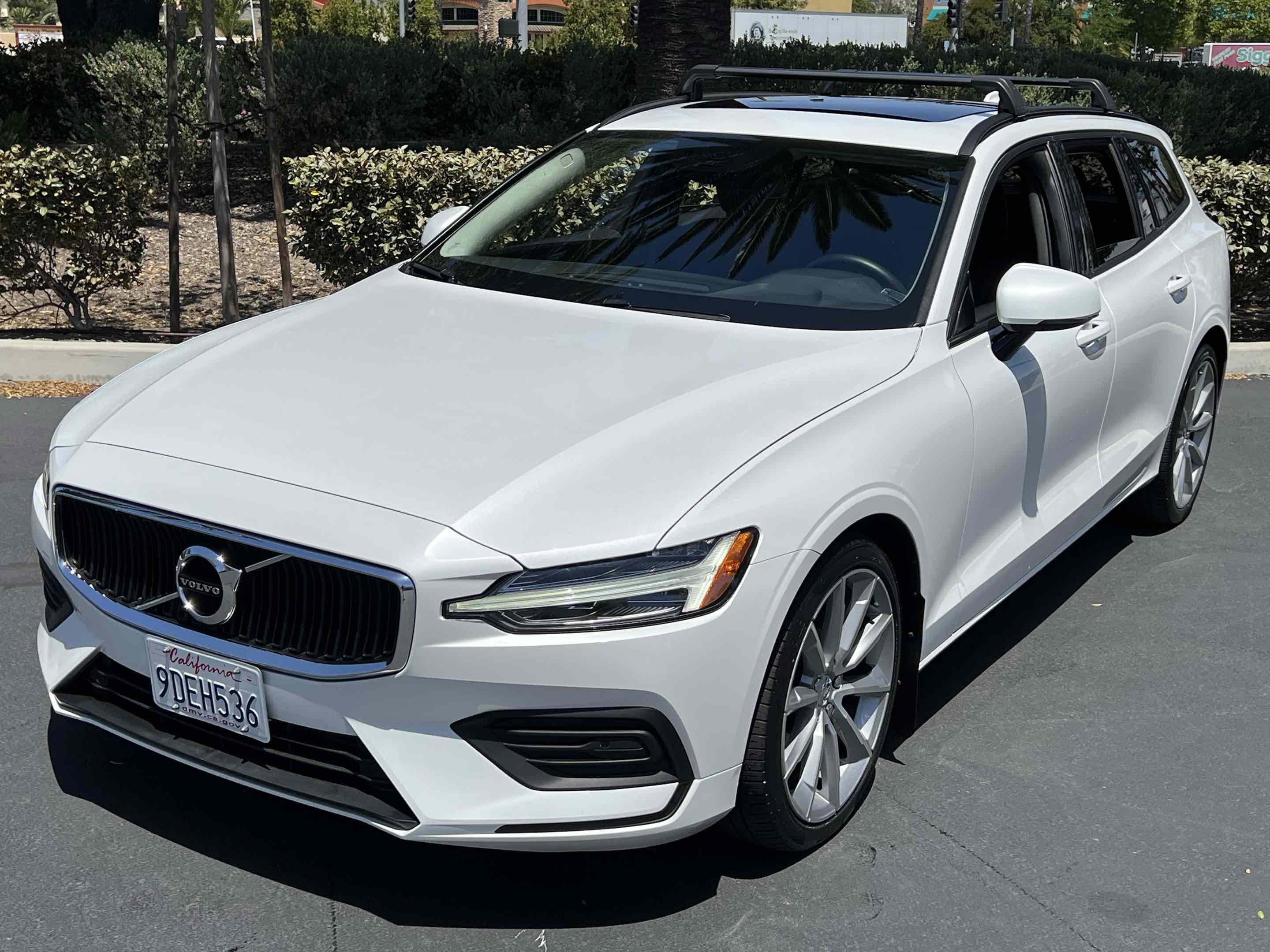 Used 2020 Volvo V60 T5 Momentum w/ Protection Package FWD image 20