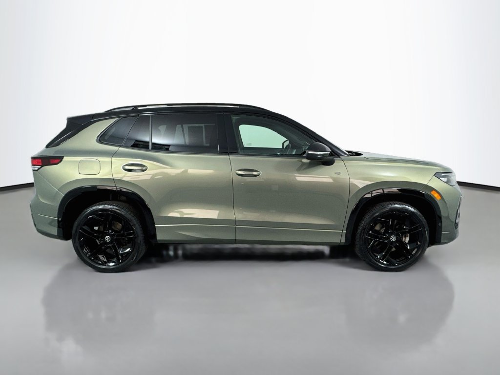 Used 2026 Volkswagen Tiguan SE R-Line AWD/4WD image 6
