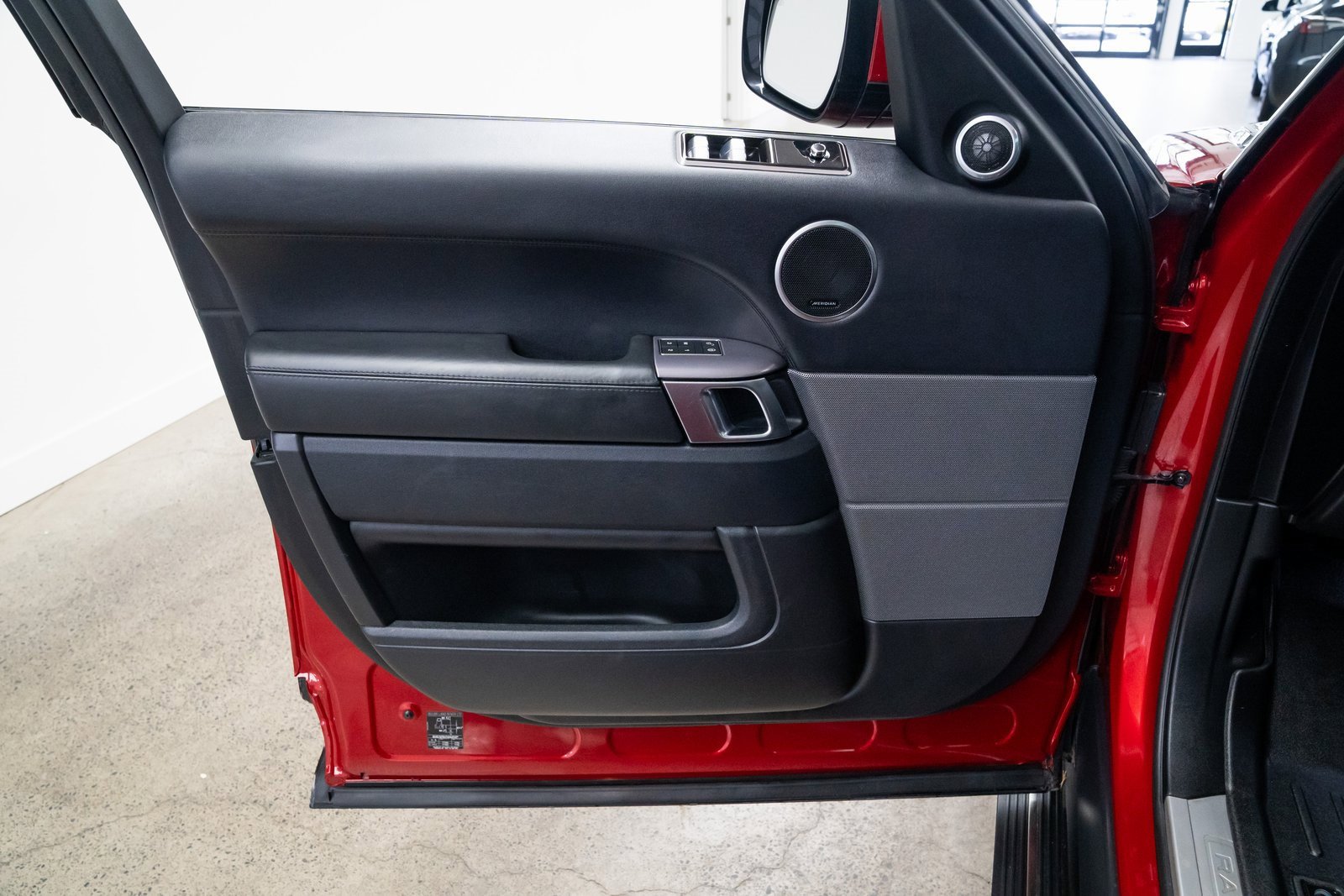 Used 2018 Land Rover Range Rover Sport HSE image 17