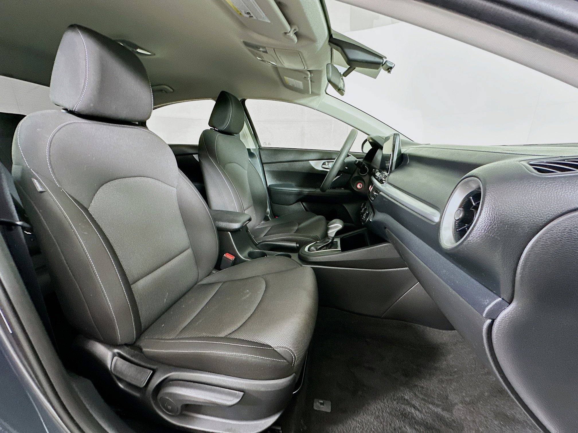 Used 2023 Kia Forte LXS image 28