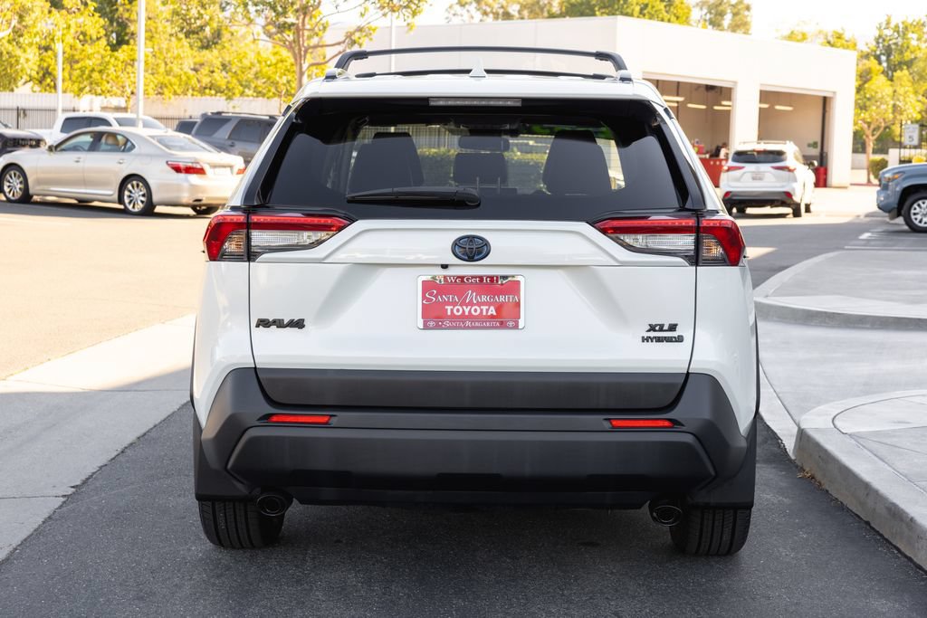 Used 2022 Toyota RAV4 XLE Premium AWD/4WD image 6