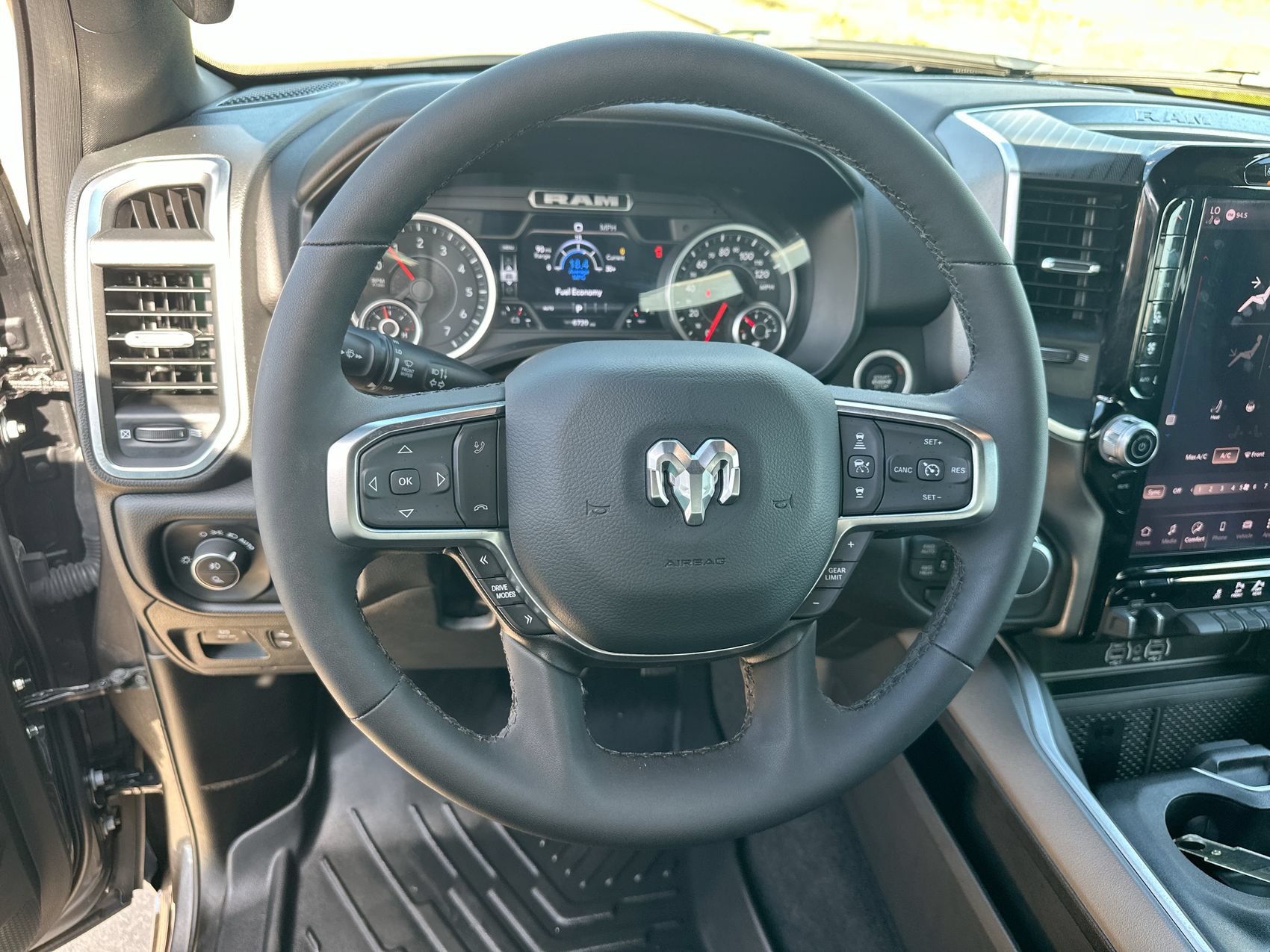 Used 2025 RAM 1500 Lone Star AWD/4WD image 14