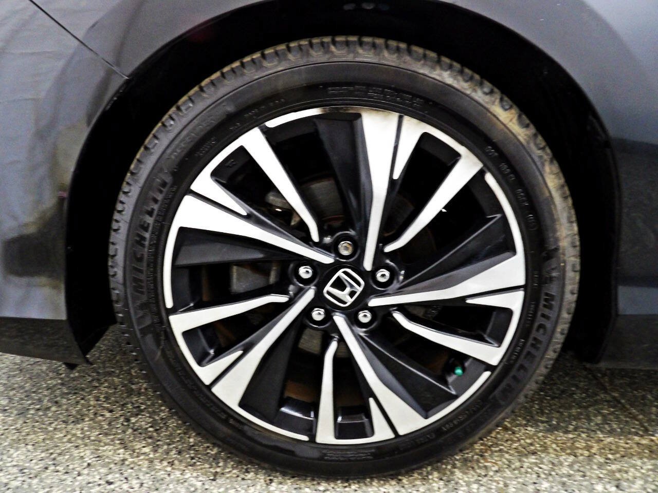 Used 2016 Honda Accord EX image 17