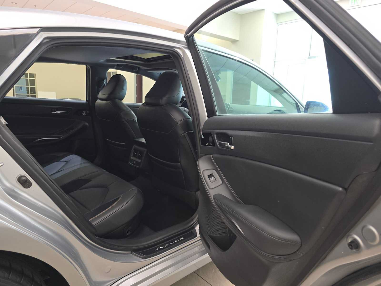 Certified 2020 Toyota Avalon XSE w/ All Weather Liner Package FWD image 27