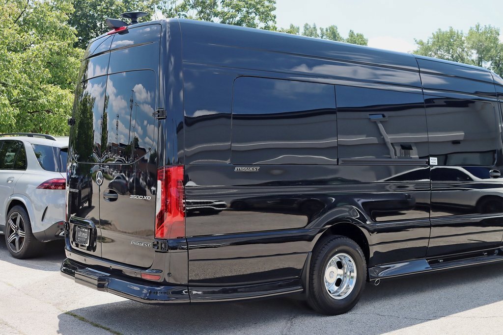 Used 2024 Mercedes-Benz Sprinter 3500 image 9