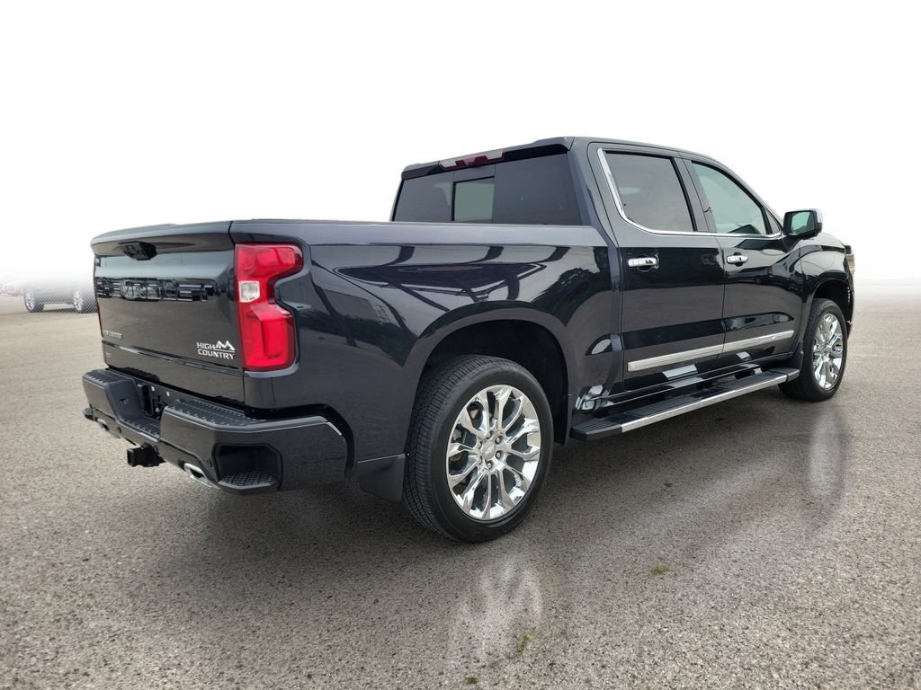 Used 2024 Chevrolet Silverado 1500 High Country w/ High Country Premium Package AWD/4WD image 4
