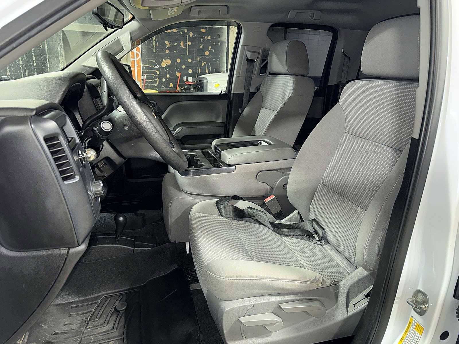 Used 2018 Chevrolet Silverado 1500 Custom w/ Custom Value Package image 15