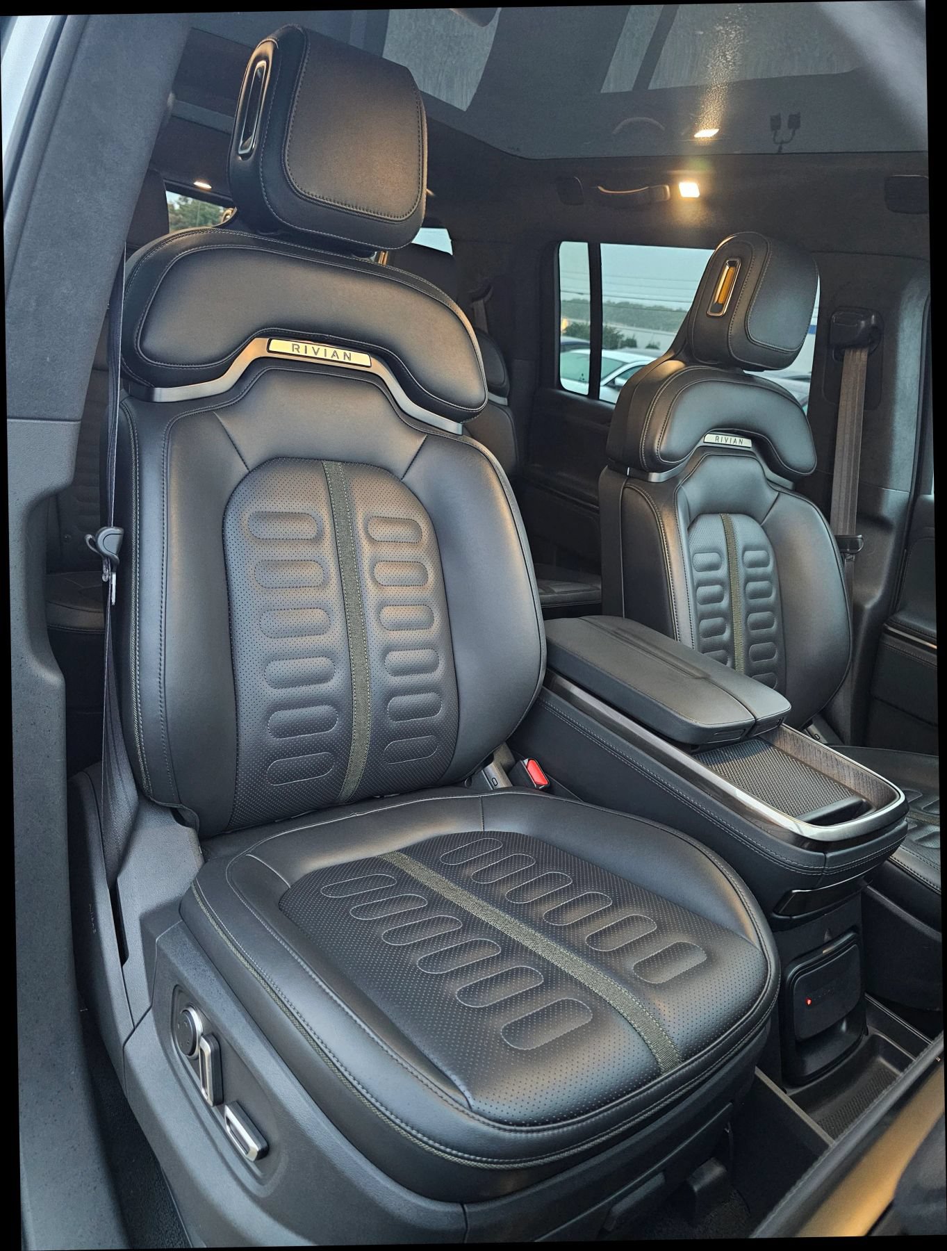 Used 2024 Rivian R1S Adventure Quad AWD/4WD image 29