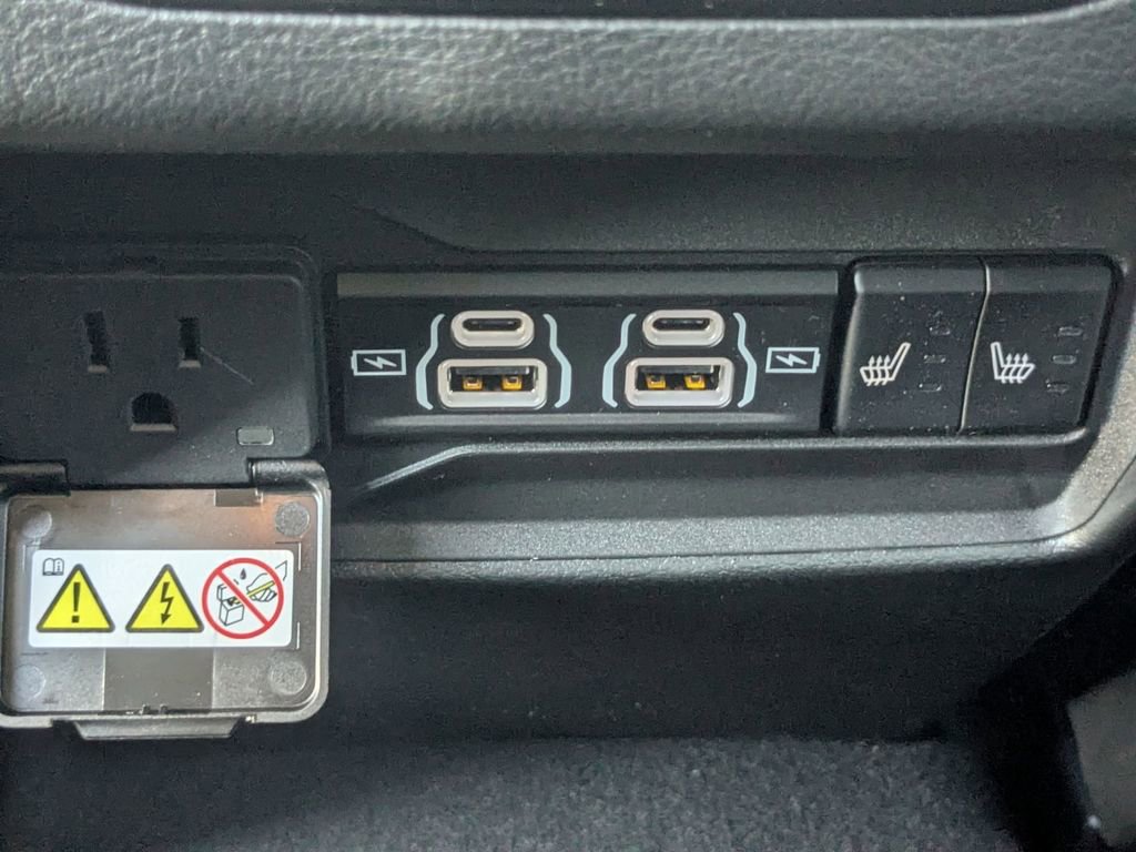 New 2025 Jeep Grand Cherokee Limited w/ Black Appearance Package image 30