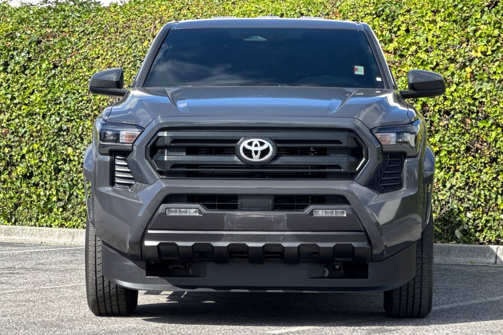 Used 2025 Toyota Tacoma SR5 AWD/4WD image 11