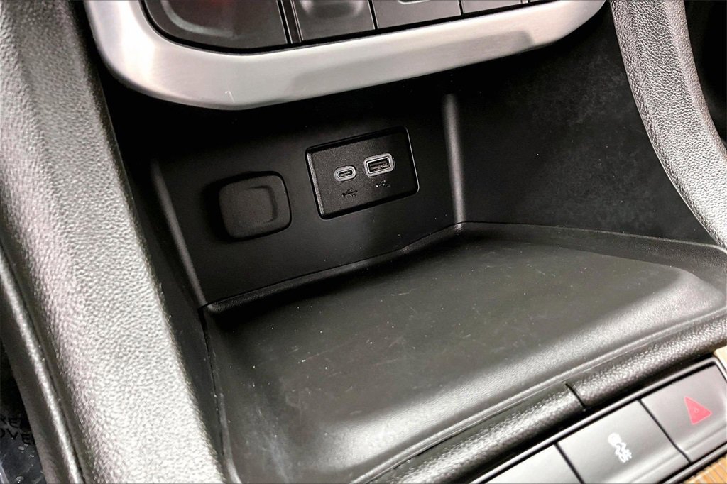 Used 2023 GMC Acadia SLE w/ Driver Convenience Package image 33