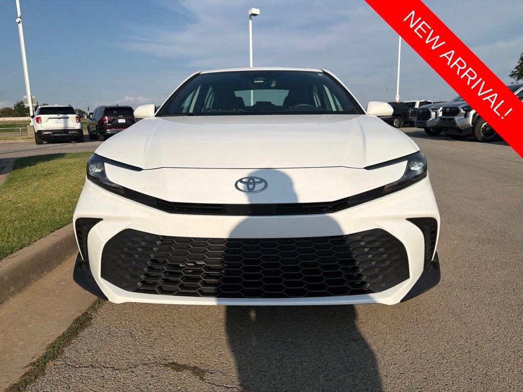 Used 2025 Toyota Camry SE w/ Multimedia Upgrade Package FWD image 2