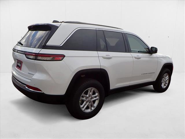 New 2025 Jeep Grand Cherokee Laredo w/ Luxury Tech Group I image 4