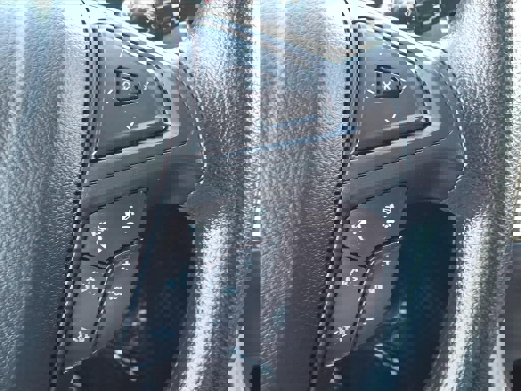 Certified 2024 Ford Edge SE image 25