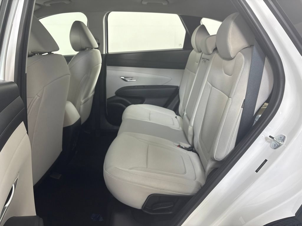 New 2026 Hyundai Tucson SE w/ Tow & Go Package FWD image 18