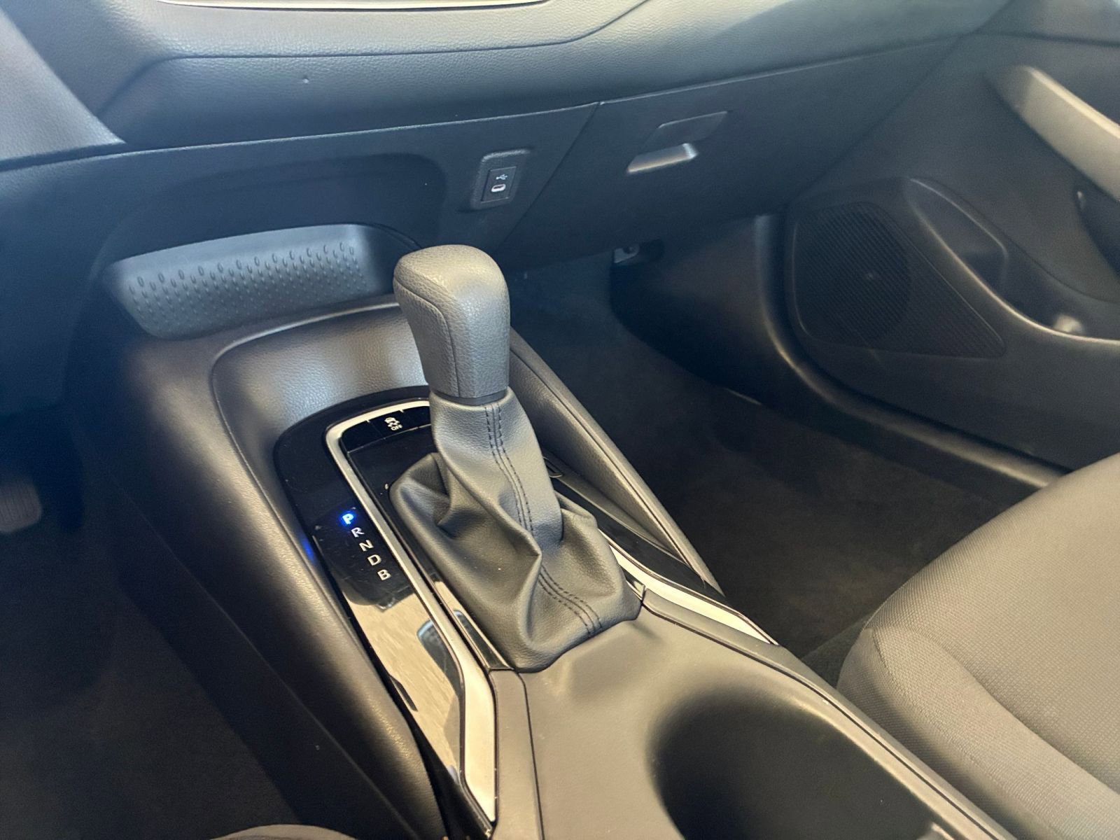 Used 2025 Toyota Corolla LE image 40