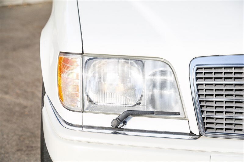 Used 1995 Mercedes-Benz E 320 Convertible image 20
