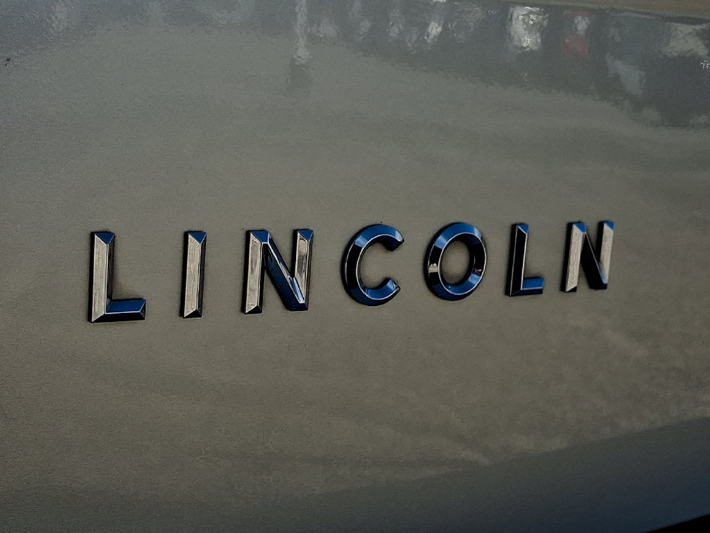 Used 2011 Lincoln MKX 2WD w/ 101A Rapid Spec Order Code image 29