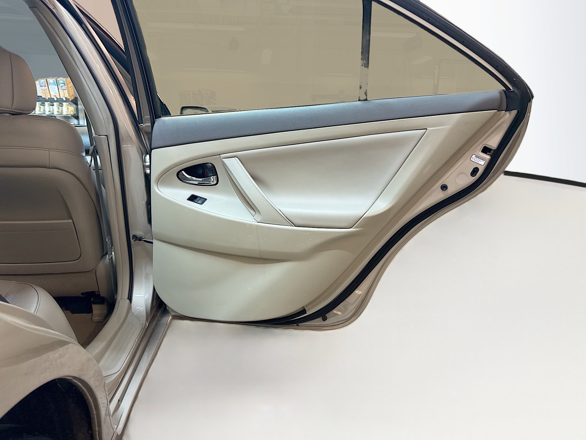 Used 2008 Toyota Camry Hybrid image 30