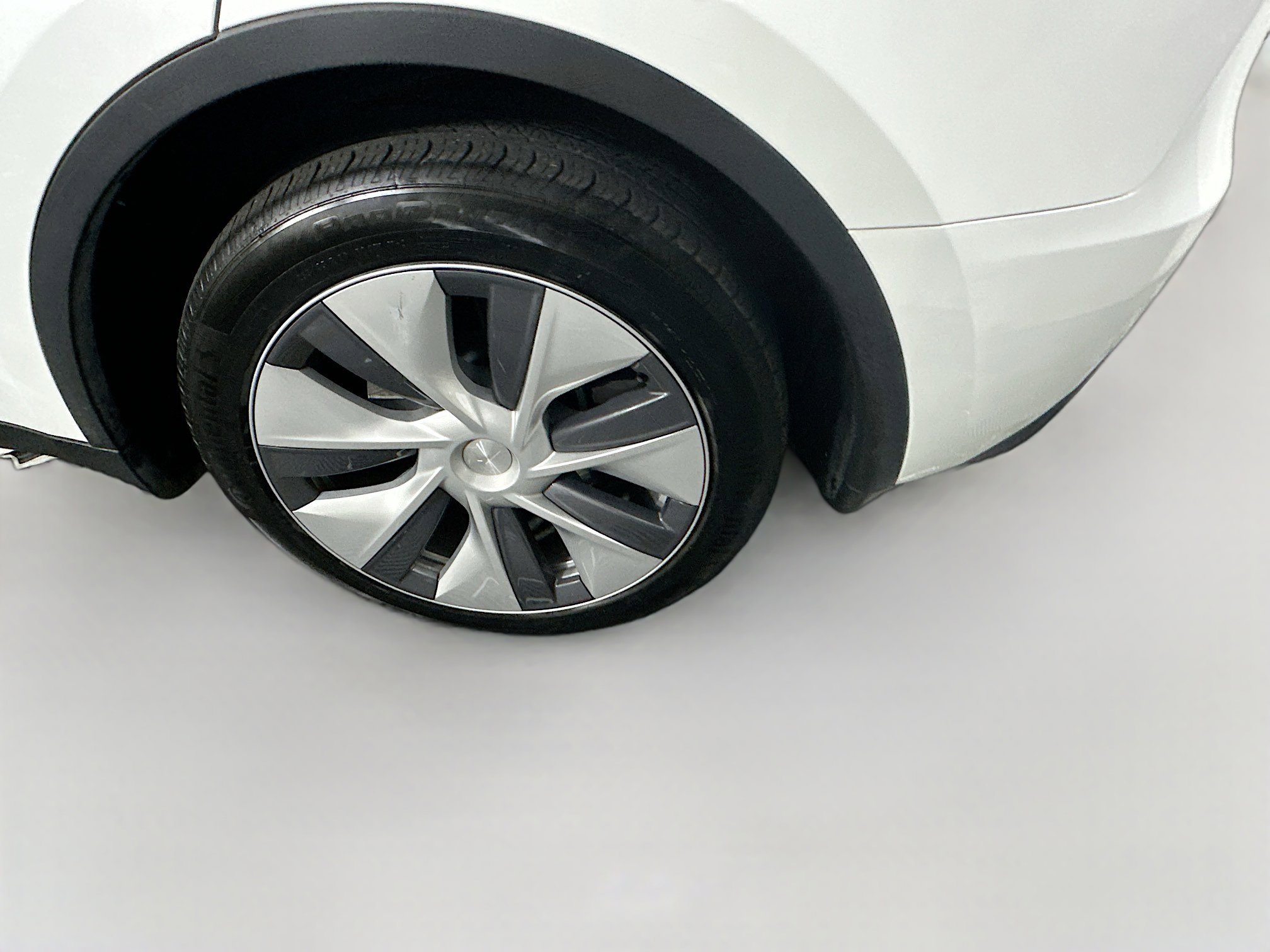 Used 2023 Tesla Model Y RWD image 11