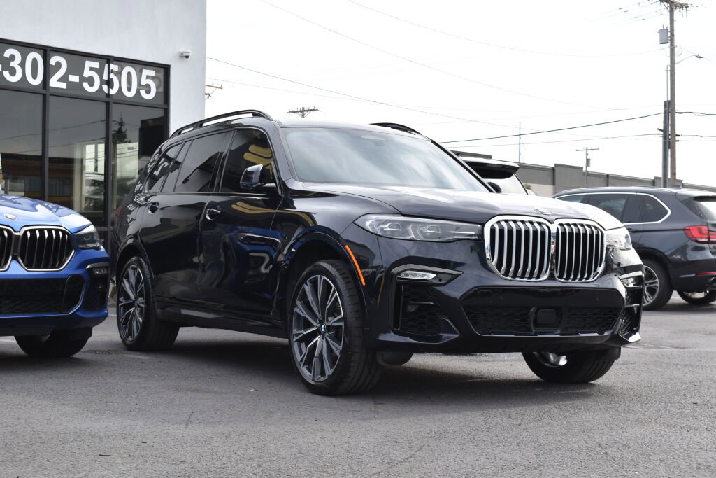Used 2019 BMW X7 xDrive50i w/ M Sport Package image 3