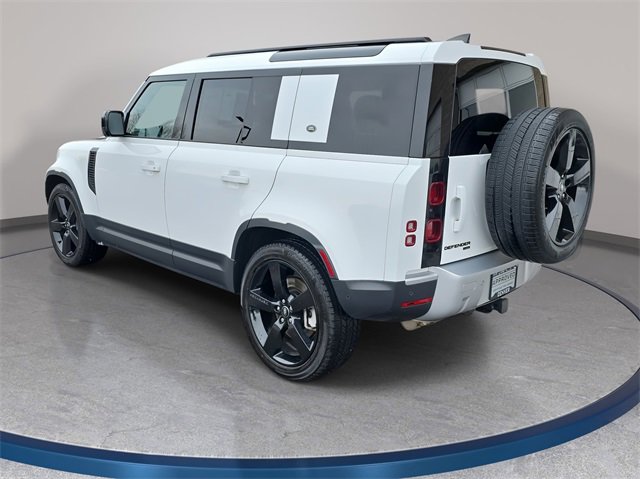 Used 2023 Land Rover Defender 110 SE image 7
