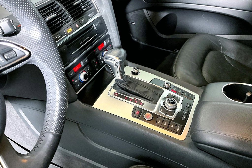 Used 2014 Audi Q7 3.0T S line Prestige w/ S Line Package image 13