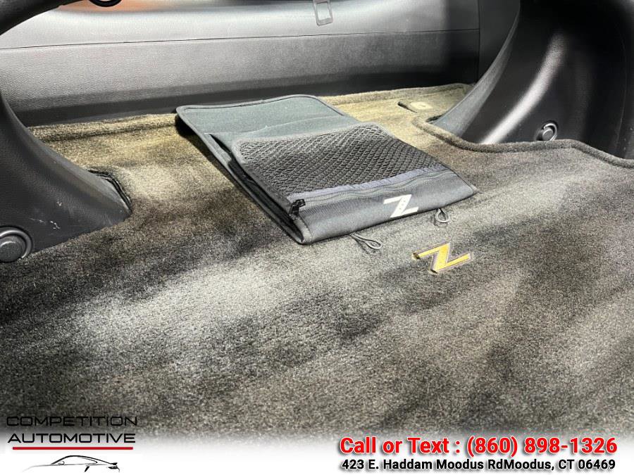 Used 2004 Nissan 350Z Enthusiast w/ Cargo Convenience Pkg image 16