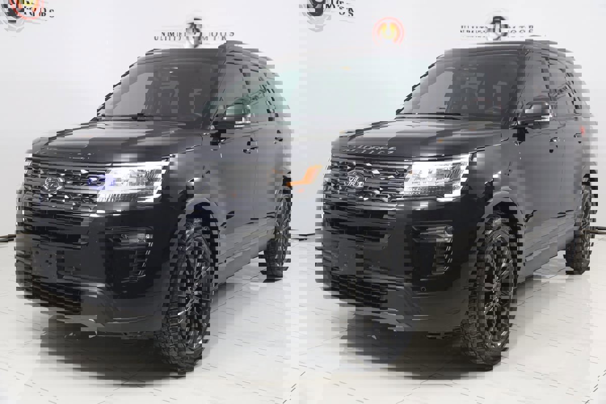 Used 2018 Ford Explorer XLT w/ Equipment Group 202A image 5