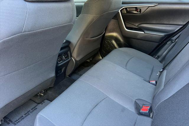 Certified 2021 Toyota RAV4 LE AWD/4WD image 4