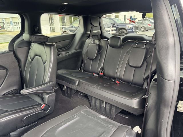Used 2025 Chrysler Pacifica Select FWD image 18