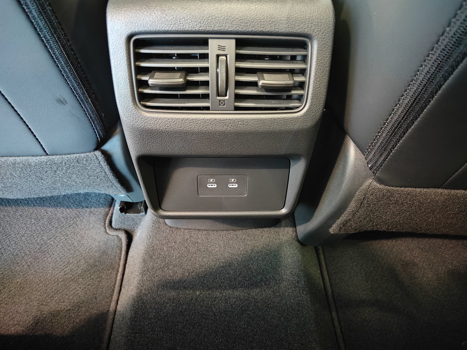 New 2026 Nissan Rogue Dark Armor AWD/4WD image 24