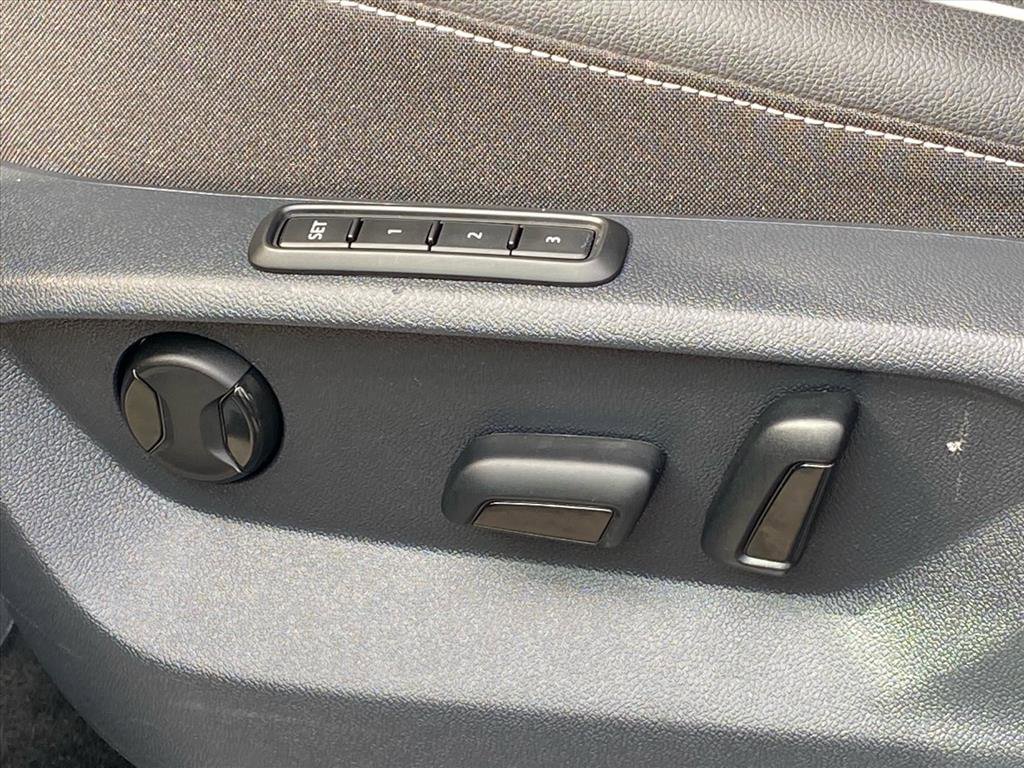 Certified 2024 Volkswagen Tiguan SEL R-Line image 12